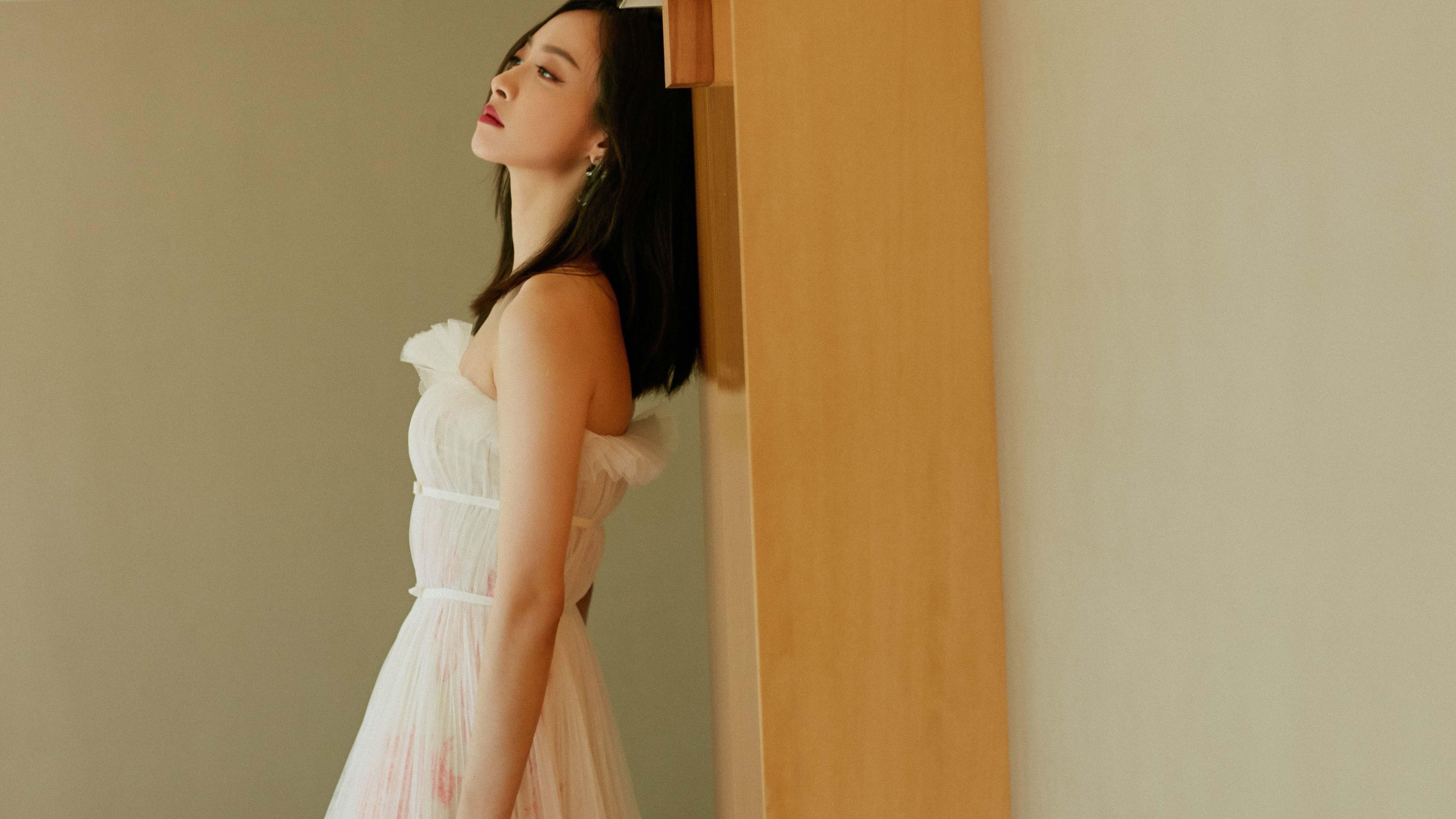 “豪车飙速：性能与美学的巅峰演绎”，豪车飙车电影