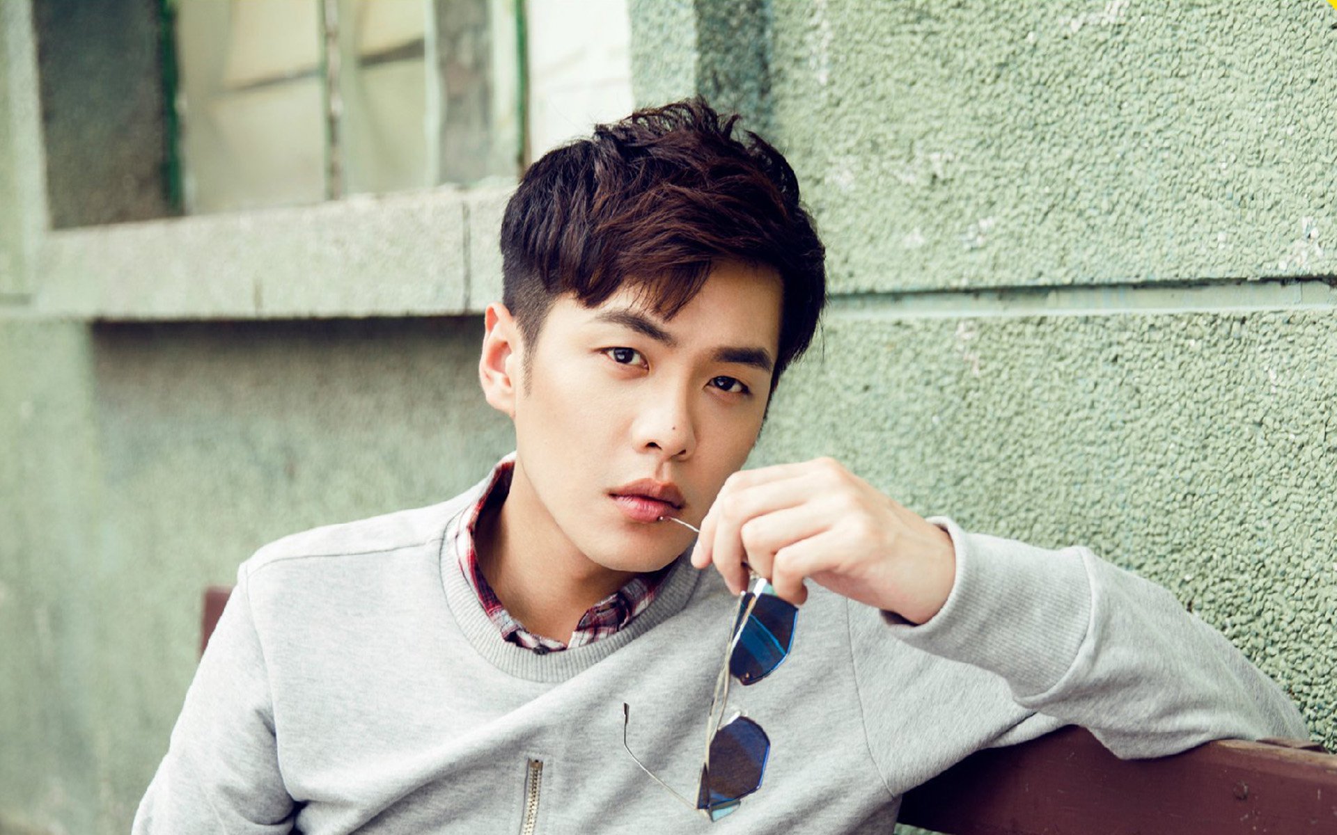 kaiyun登录入口-传奇人物新角色：退役巨星转身成为教练或解说员的背后故事，传奇退役选手