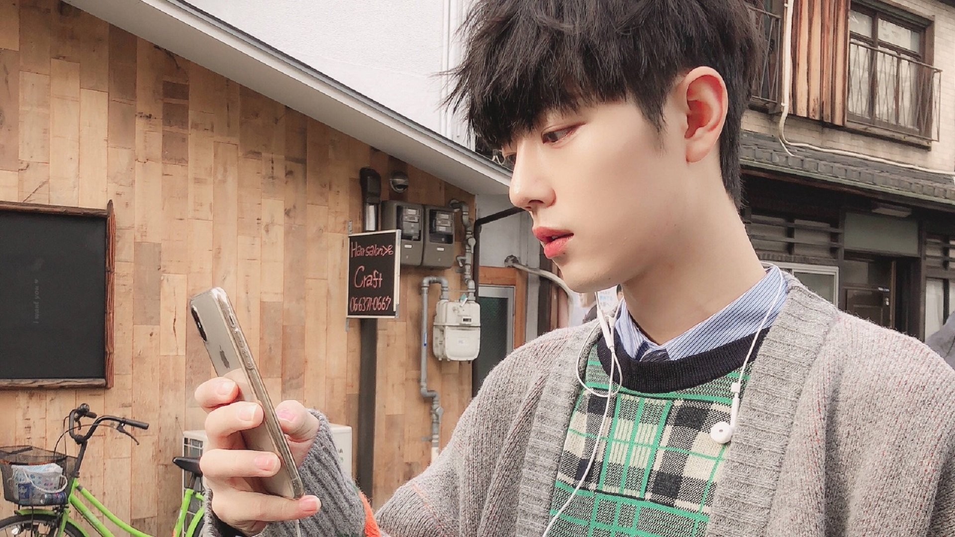 瓦伦西亚主场1-1战平西班牙人，进攻端表现平平，瓦伦西亚队主场